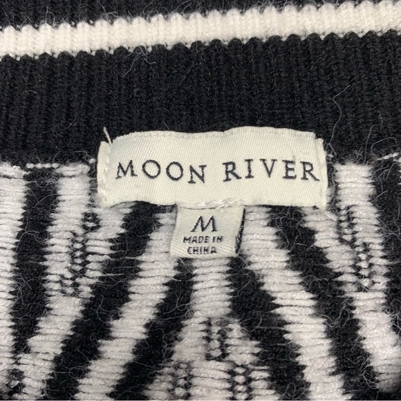 Moon River Sweater V Neck Knit Black & White Striped Cabin-core Minimalist Sz M - Picture 3 of 9